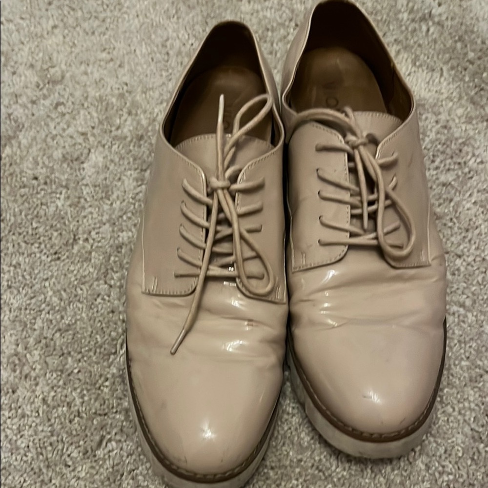 Vionic Men's Cream Lace-Up Derbys